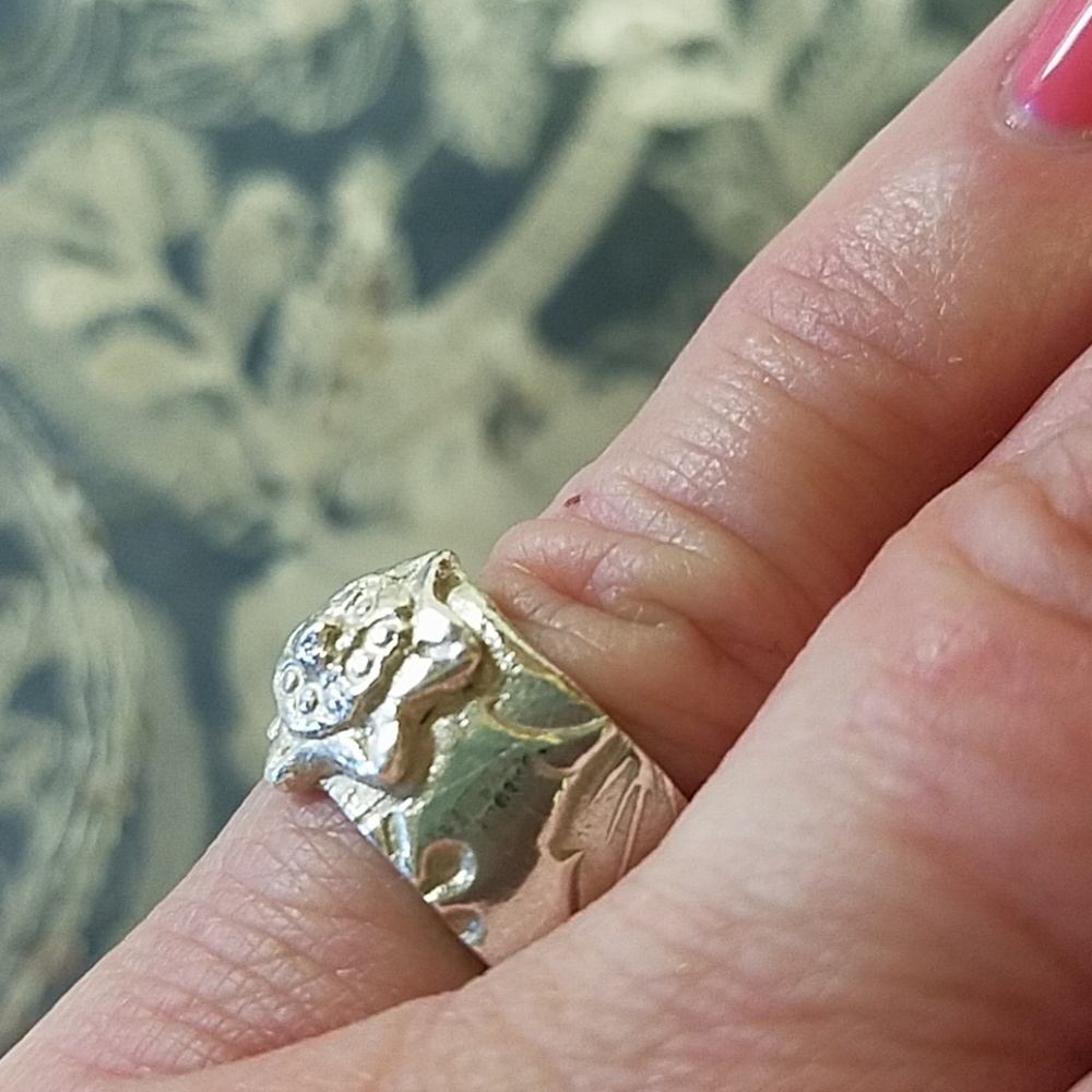 Designer Pure Silver Ring - Picture 2 of 5